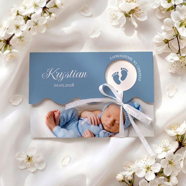Zaproszenia na chrzest ze zdjęciem i falowanym wycięciem - Klaudia