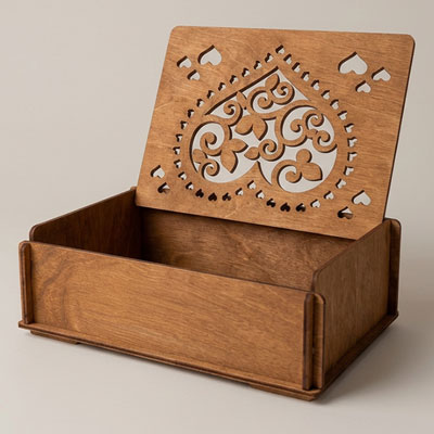 Skrzynka drewniana na serduszka/listki (+25zł)